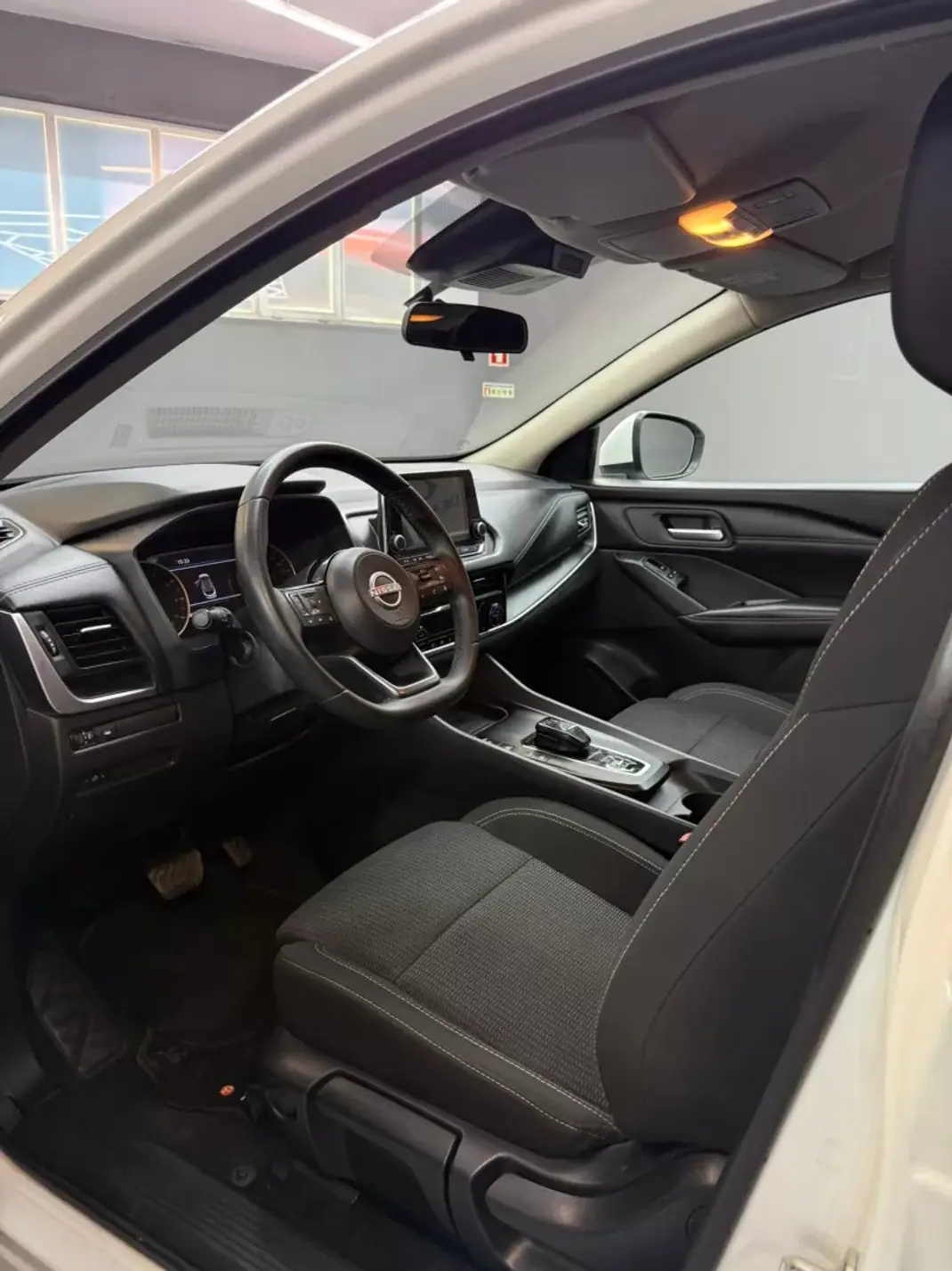 Nissan Qashqai 2024 - 27800 EUR, 28969 km - 28969km - foto 8 de 30