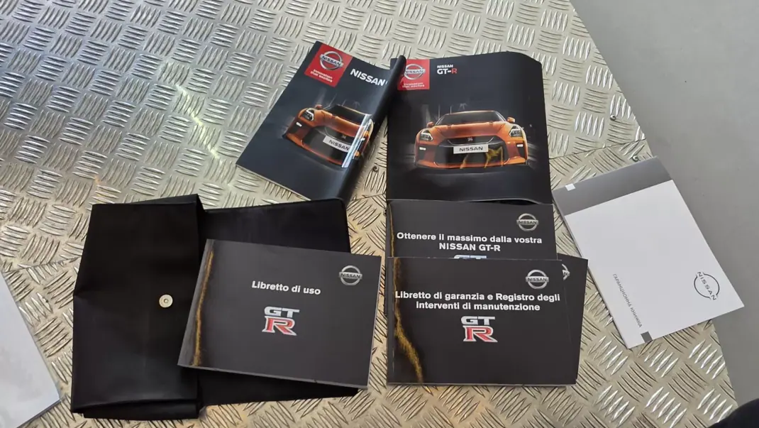 Nissan GT-R 2017 - 300000 EUR, 30685 km - 30685km - foto 62 de 69