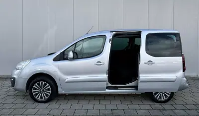 Peugeot Partner 2018 - 14900 EUR, 140000 km - AUTO.MOTO.pt - 140000km - foto 3 de 37