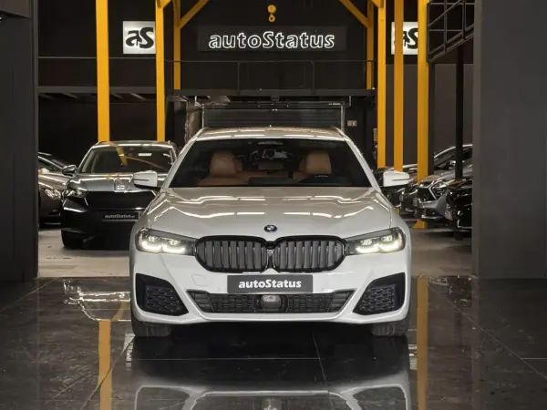 BMW 530e 2022 — foto 2 de 27
