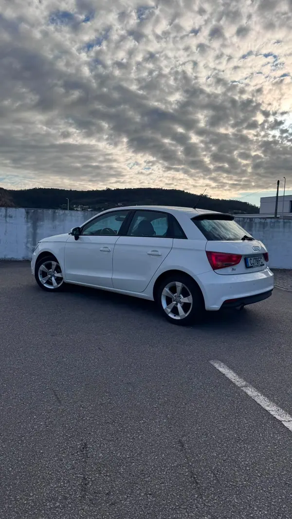 Audi A1 Sportback 2016 - 9900 EUR, 171079 km - AUTO.MOTO.pt - 171079km - foto 6 de 15