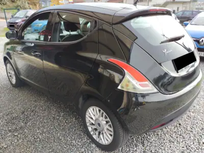 Lancia Ypsilon 2014 — foto 5 de 21