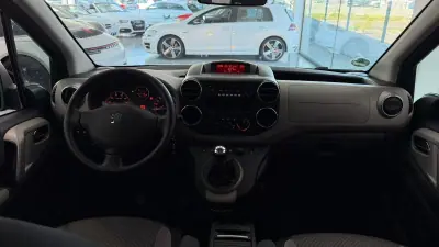 Peugeot Partner 2011 - 9990 EUR, 165710 km - 165710km - foto 12 de 21