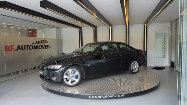 BMW 320 2007 - 10900 EUR, 279640 km - AUTO.MOTO.pt - 279640km - foto 13 de 56