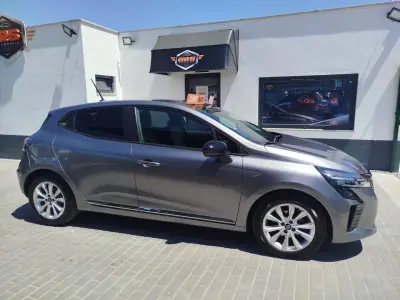 Renault Clio 2024 - 17950 EUR, 38388 km - AUTO.MOTO.pt - 38388km - foto 4 de 21