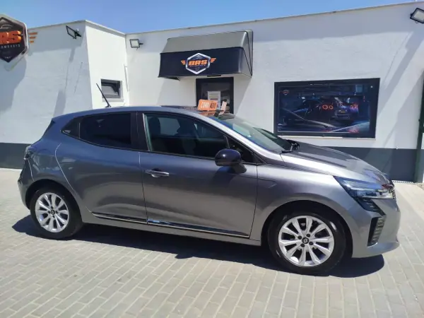 Renault Clio 2024 - 17950 EUR, 38388 km - AUTO.MOTO.pt - 38388km - foto 4 de 21
