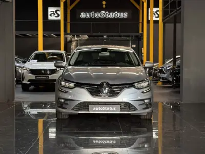Renault Mégane Sport Tourer 2023 — foto 2 de 23