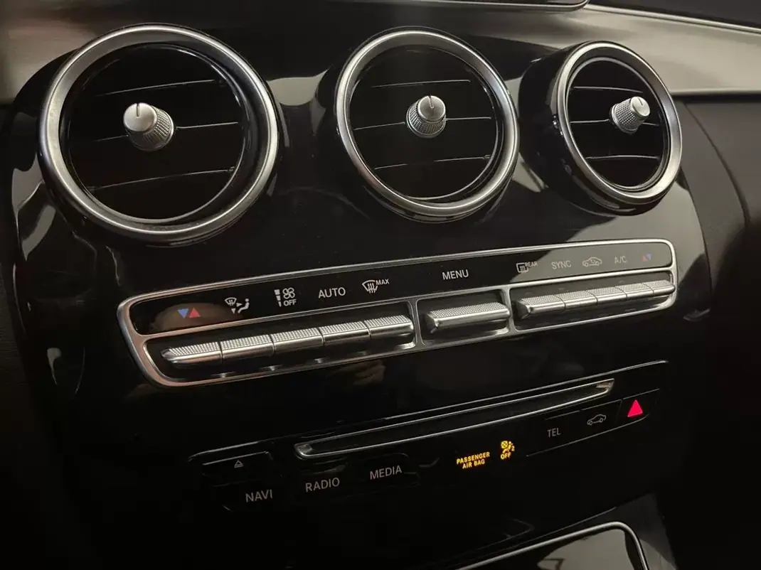 Mercedes-Benz C 220 2015 - 16500 EUR, 266000 km - AUTO.MOTO.pt - 266000km - foto 22 de 29