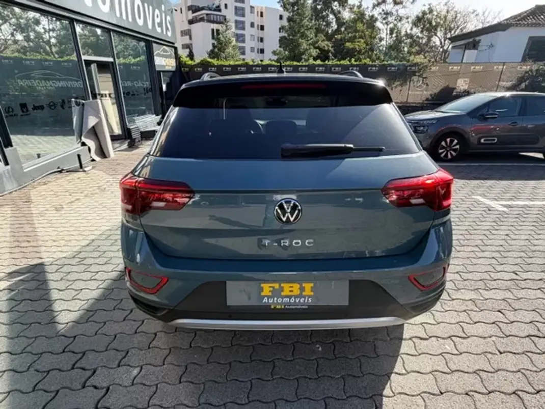 Volkswagen Amarok 2023 - 27900 EUR, 49000 km - AUTO.MOTO.pt - 49000km - foto 8 de 12