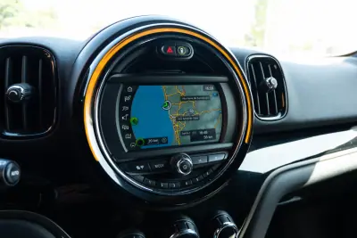 MINI Countryman 2019 - 20500 EUR, 162230 km - AUTO.MOTO.pt - 162230km - foto 16 de 24