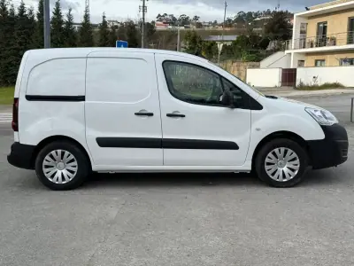 Citroën Berlingo 1.6 BlueHdi 100 2018 - 11990 EUR, 41500 km - AUTO.MOTO.pt - 41500km - foto 4 de 24