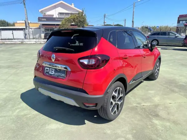 Renault Captur 2019 - 19250 EUR, 86490 km - AUTO.MOTO.pt - 86490km - foto 4 de 10