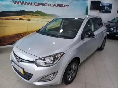 Hyundai i20 2014 - 9890 EUR, 101619 km - AUTO.MOTO.pt - 101619km - foto 2 de 41