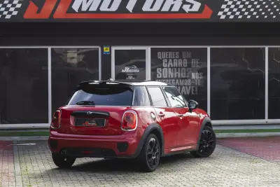 MINI Cooper 2015 - 14500 EUR, 211994 km - AUTO.MOTO.pt - 211994km - foto 26 de 31