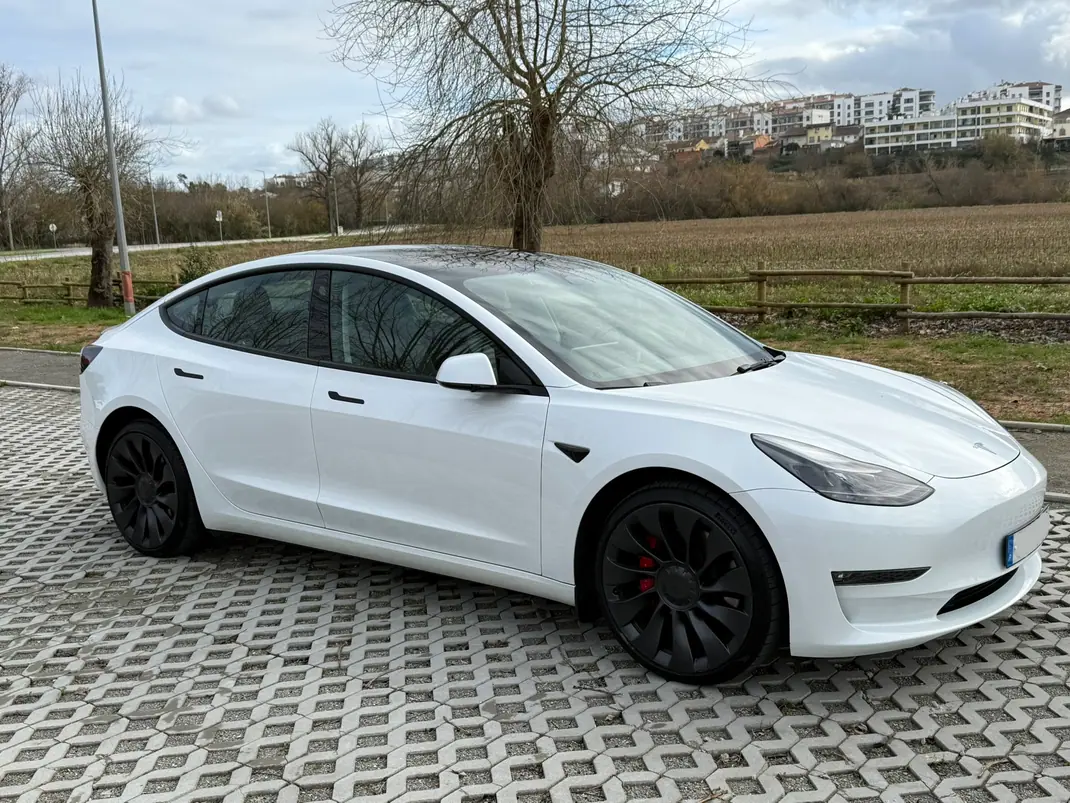 Tesla Model 3 2022 - 33500 EUR, 70000 km - AUTO.MOTO.pt - 70000km - foto 13 de 30