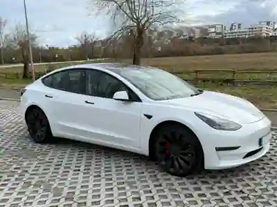Tesla Model 3 2022 - 33500 EUR, 70000 km - AUTO.MOTO.pt - 70000km - foto 13 de 30