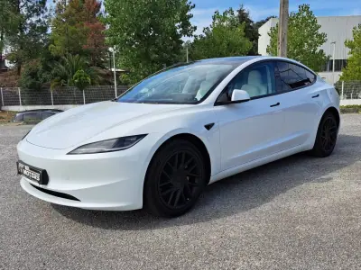 Tesla Model 3 2025 - 39750 EUR, 31000 km - foto 5 de 43