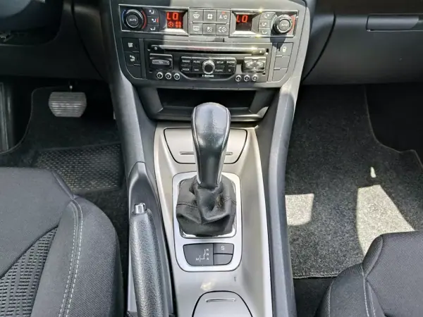 Citroën C5 Tourer 2013 - 6490 EUR, 287350 km - AUTO.MOTO.pt - 287350km - foto 20 de 31