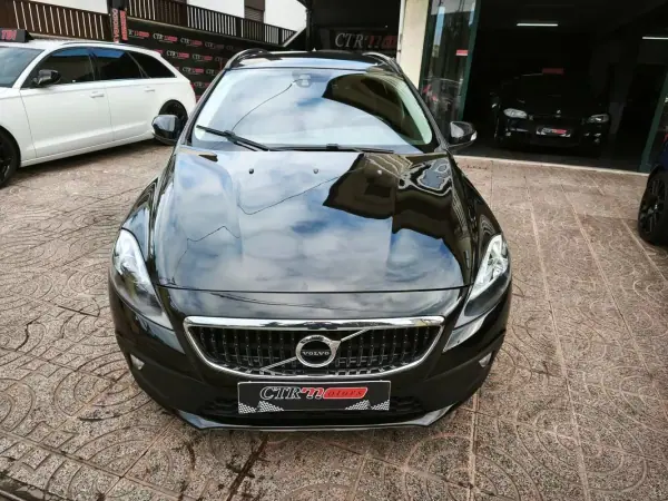 Volvo V40 Cross Country 2017 - 18500 EUR, 100000 km - AUTO.MOTO.pt - 100000km - foto 3 de 34
