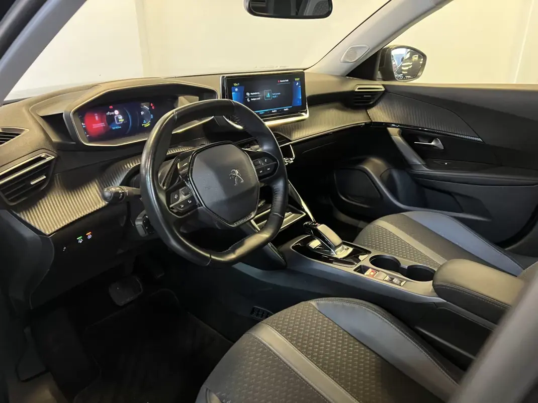 Peugeot e-2008 2020 - 18990 EUR, 50000 km - AUTO.MOTO.pt - 50000km - foto 7 de 51