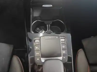 Mercedes-Benz A 220 Limousine 2020 - 30900 EUR, 30000 km - AUTO.MOTO.pt - 30000km - foto 40 de 43