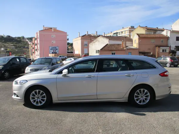 Ford Mondeo SW 2017 - 12750 EUR, 152000 km - AUTO.MOTO.pt - 152000km - foto 4 de 15
