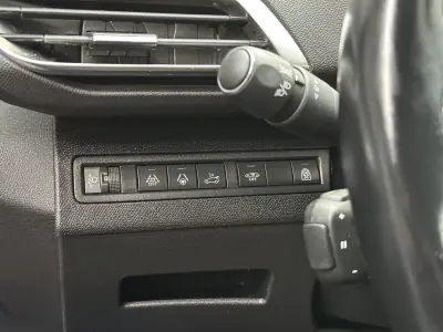 Peugeot 5008 2021 - 24800 EUR, 142000 km - AUTO.MOTO.pt - 142000km - foto 29 de 38