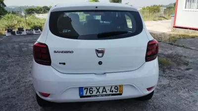 Dacia Sandero 2019 - 8950 EUR, 124000 km - AUTO.MOTO.pt - 124000km - foto 14 de 34