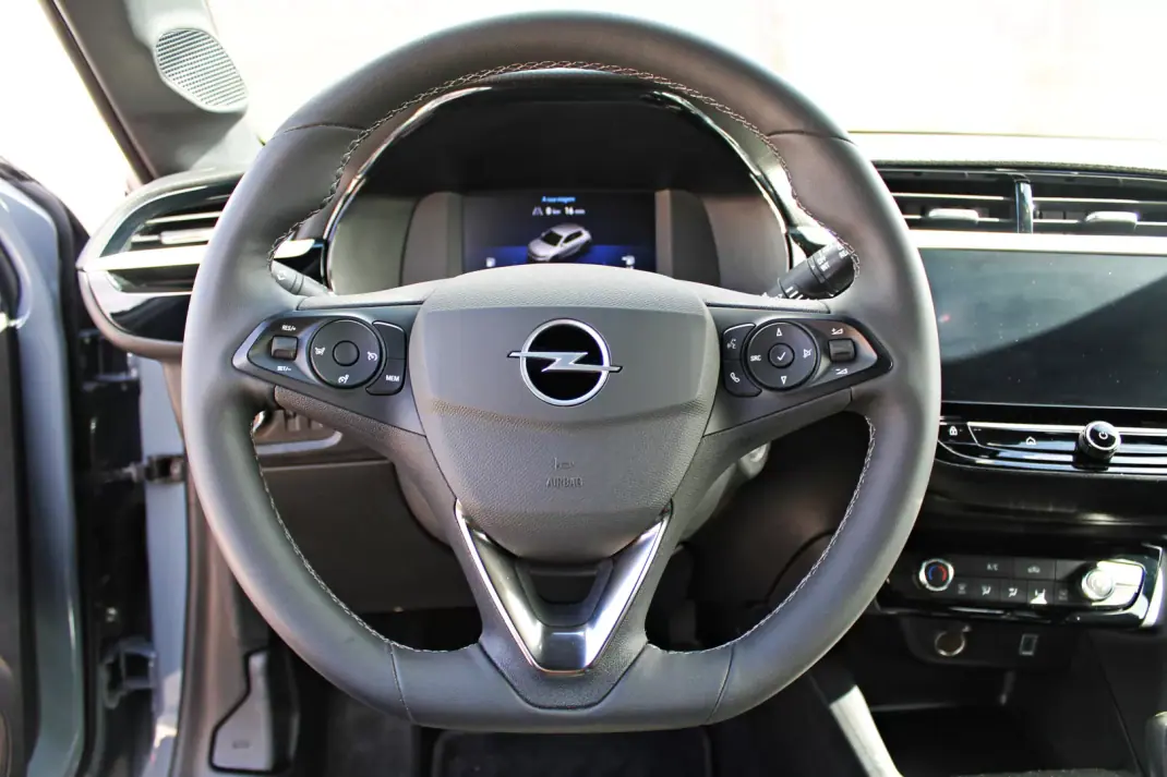 Opel Corsa 2025 - 18350 EUR, 18767 km - AUTO.MOTO.pt - 18767km - foto 19 de 28