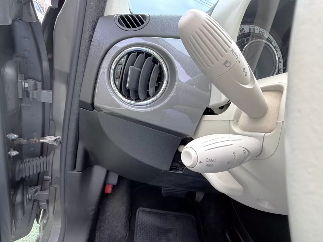 Fiat 500 2020 - 13650 EUR, 81794 km - AUTO.MOTO.pt - 81794km - foto 8 de 15