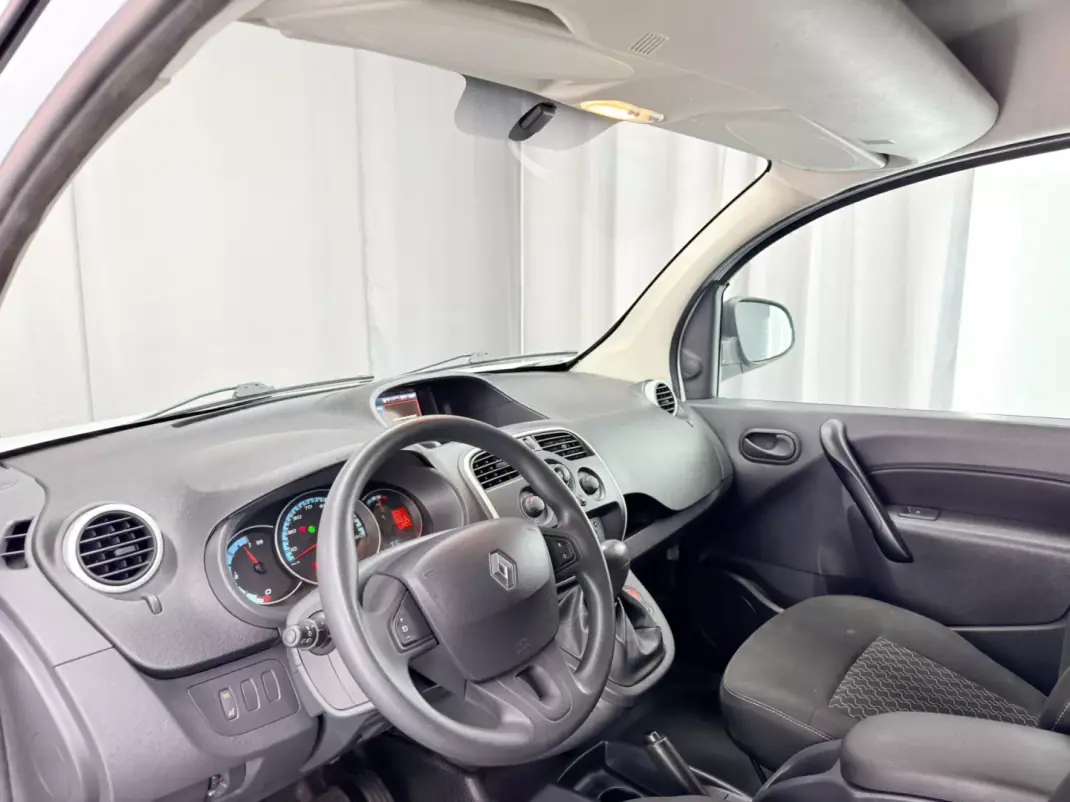 Renault 2016 - 7250 EUR, 33700 km - 33700km - foto 12 de 18
