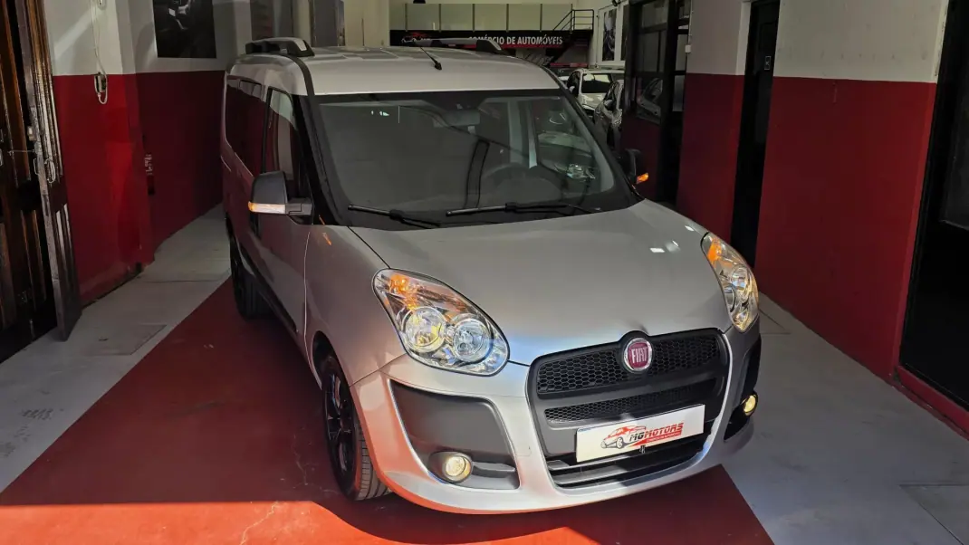 Fiat Doblo 2013 - 7750 EUR, 220583 km - AUTO.MOTO.pt - 220583km - foto 1 de 33