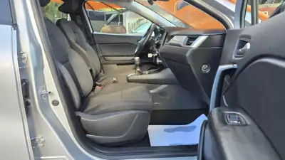 Renault Captur 2020 - 16000 EUR, 75000 km - AUTO.MOTO.pt - 75000km - foto 15 de 21