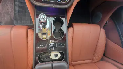 Bentley Bentayga 2020 - 185000 EUR, 62037 km - AUTO.MOTO.pt - 62037km - foto 13 de 31