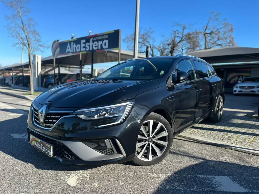 Renault Mégane 2021 - 19900 EUR, 72500 km - AUTO.MOTO.pt - 72500km - foto 1 de 25