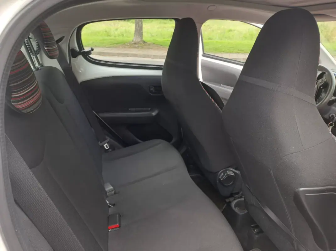 Citroën C1 2016 - 7990 EUR, 109000 km - AUTO.MOTO.pt - 109000km - foto 12 de 16