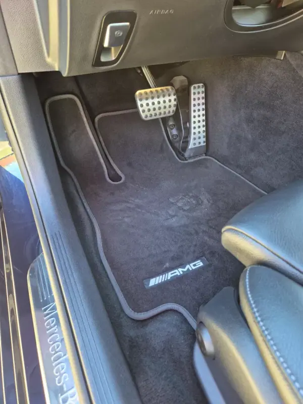Mercedes-Benz E 300 2022 - 40000 EUR, 157000 km - AUTO.MOTO.pt - 157000km - foto 11 de 41