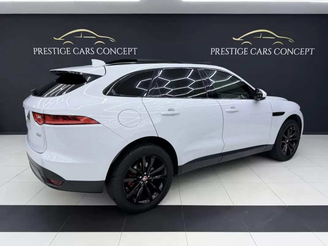 Jaguar F-Pace 2017 - 27950 EUR, 141687 km - 141687km - foto 3 de 48