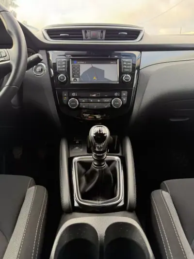 Nissan Qashqai 2018 - 18990 EUR, 111000 km - AUTO.MOTO.pt - 111000km - foto 12 de 39