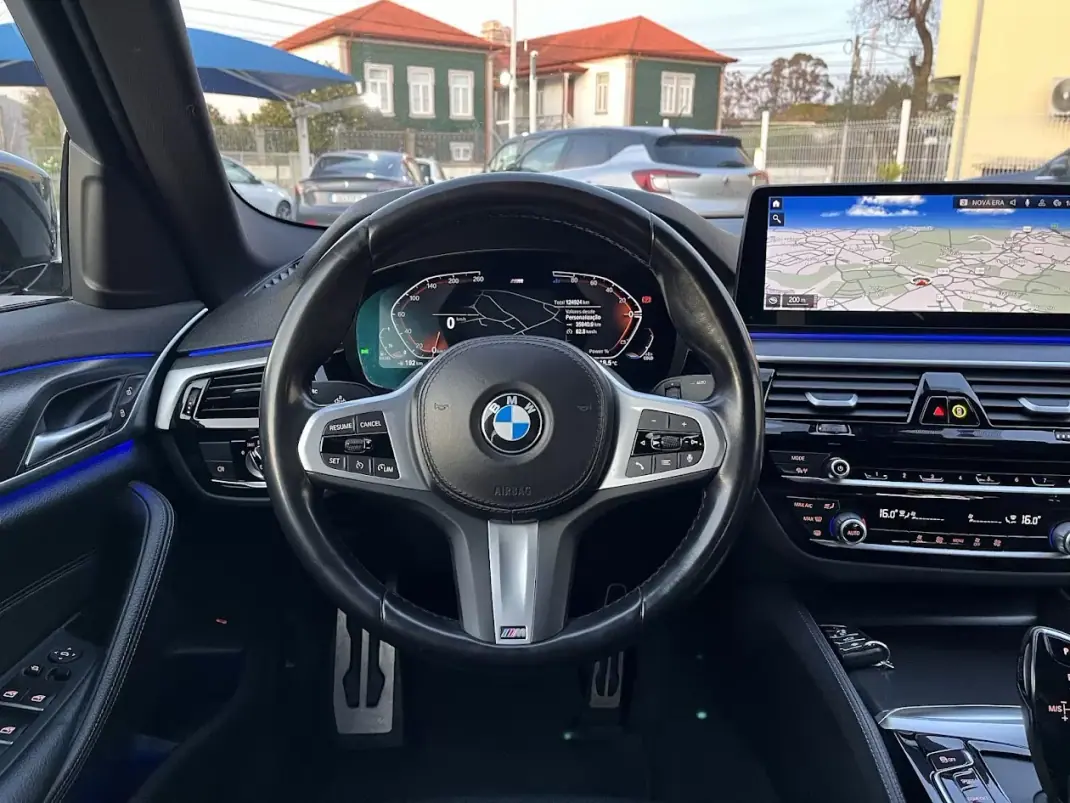 BMW 520 2022 - 33950 EUR, 124000 km - AUTO.MOTO.pt - 124000km - foto 13 de 45