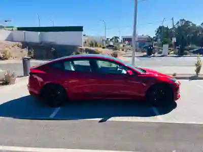 Tesla Model 3 2021 - 28500 EUR, 125000 km - foto 4 de 13
