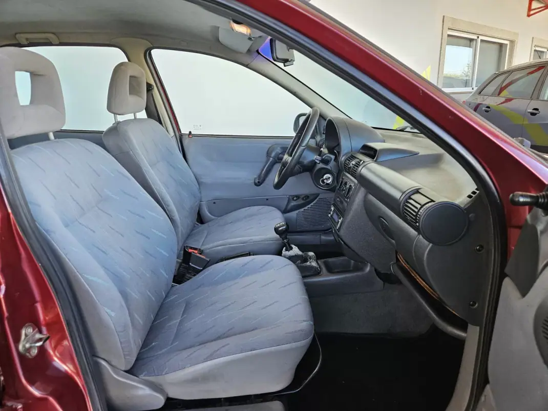 Opel Corsa 1995 - 999 EUR, 150000 km - 150000km - foto 7 de 10