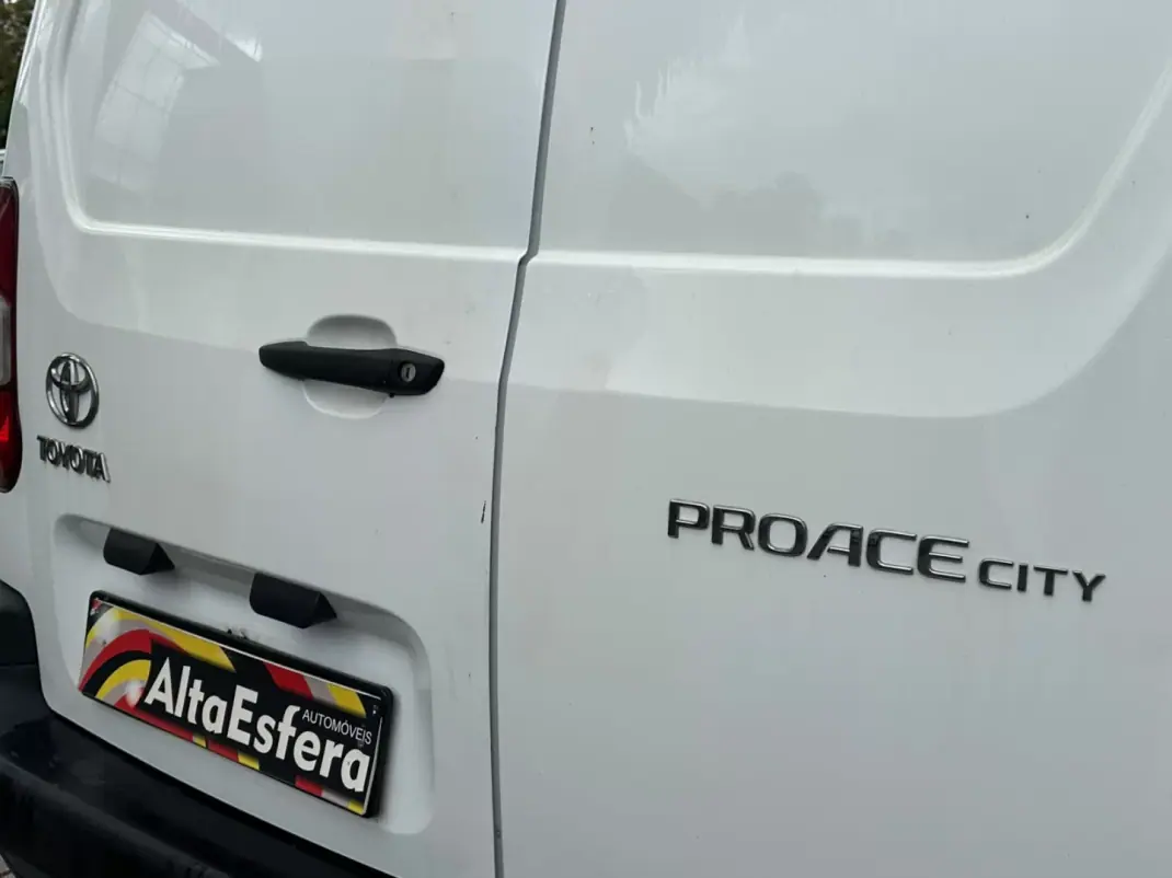 Toyota Proace City Verso 2020 - 18900 EUR, 110765 km - 110765km - foto 6 de 31