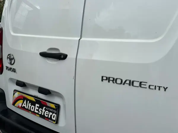 Toyota Proace City Verso 2020 - 18900 EUR, 110765 km - 110765km - foto 6 de 31