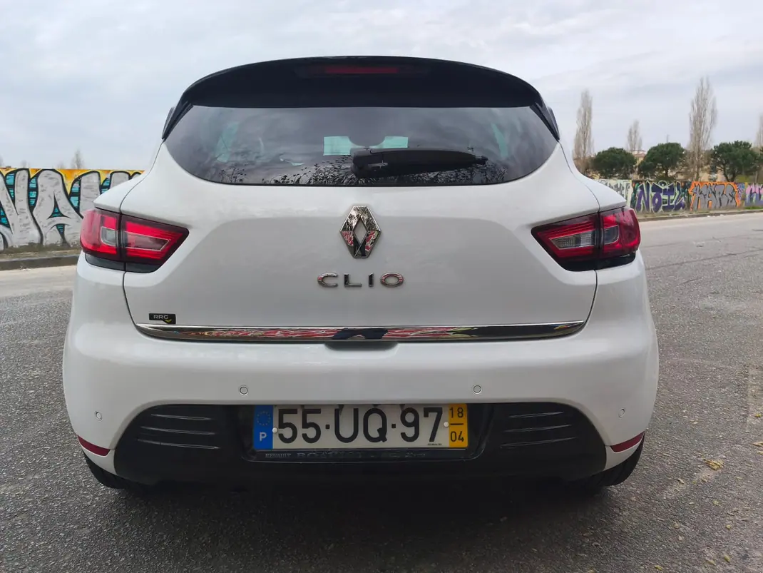 Renault Clio 2018 - 10950 EUR, 117726 km - AUTO.MOTO.pt - 117726km - foto 21 de 23