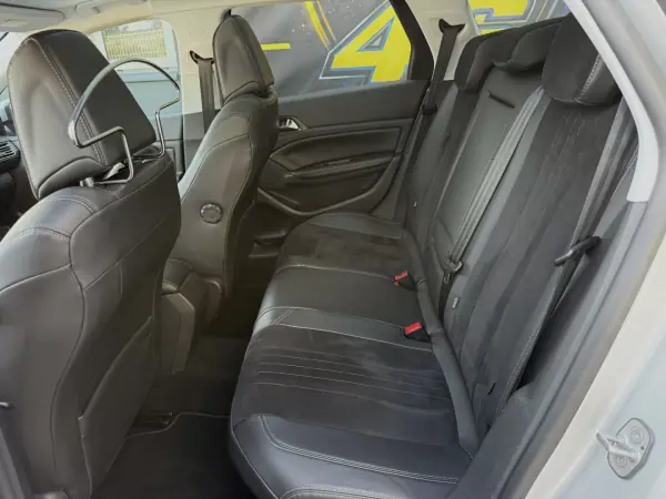 Peugeot 308 SW 2014 - 7250 EUR, 245000 km - AUTO.MOTO.pt - 245000km - foto 15 de 17