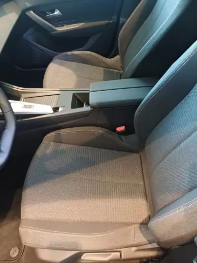 Peugeot 308 SW 2025 - 29750 EUR, 5900 km - AUTO.MOTO.pt - 5900km - foto 4 de 26