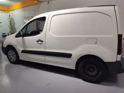 Citroën 2016 - 7777 EUR, 204000 km - AUTO.MOTO.pt - 204000km - foto 2 de 7