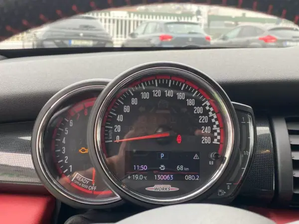 MINI John Cooper Works 2018 - 25750 EUR, 130063 km - AUTO.MOTO.pt - 130063km - foto 11 de 18