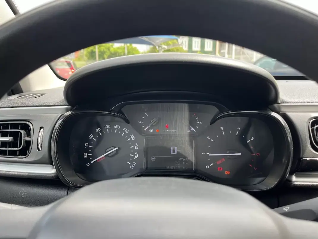 Citroën C3 2019 - 8750 EUR, 123000 km - AUTO.MOTO.pt - 123000km - foto 15 de 48